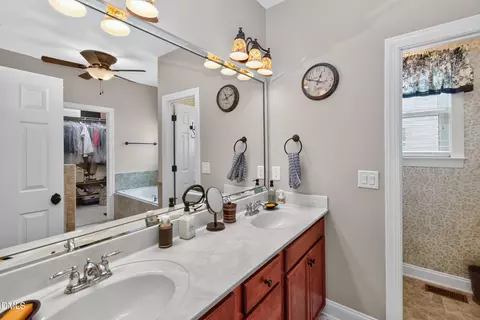 Bath - 62 Meredith Ct, Garner, NC 27529 photo 1 of 6