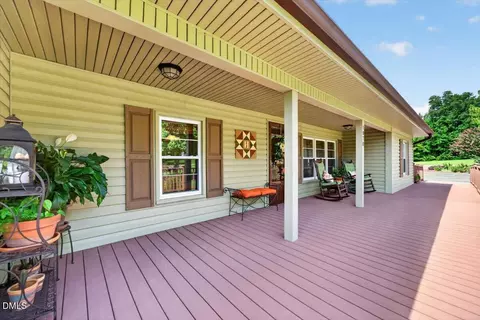 Exterior - 1070 8th St, Virgilina, VA 24598 photo 12 of 15