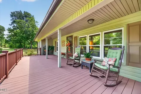 Exterior - 1070 8th St, Virgilina, VA 24598 photo 4 of 15
