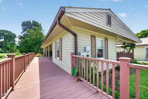Exterior - 1070 8th St, Virgilina, VA 24598 photo 13 of 15