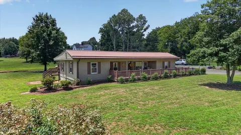 Exterior - 1070 8th St, Virgilina, VA 24598 photo 3 of 15