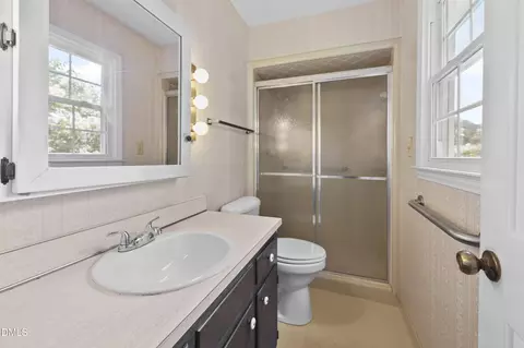 3307 Roundtree Ct, Raleigh, NC 27607 photo 9