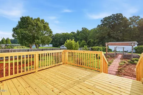 Exterior - 1217 Smith Rd, Smithfield, NC 27577 photo 4 of 7