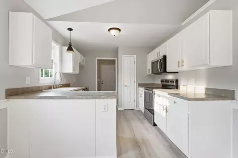 Kitchen - 1217 Smith Rd, Smithfield, NC 27577 photo 2 of 3