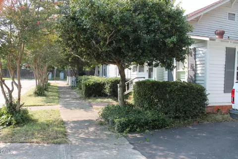 Exterior - 213 S Fifth St, Smithfield, NC 27577 photo 2 of 6