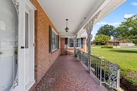 Exterior - 114 Castle Cir, Smithfield, NC 27577 photo 3 of 7