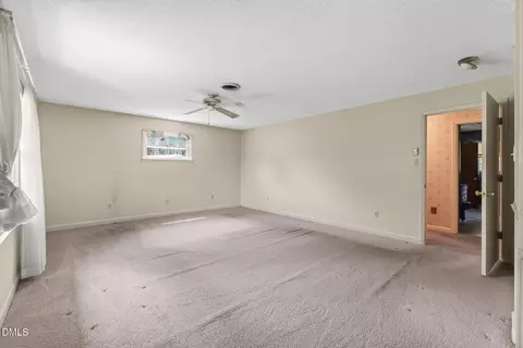 Bedroom - 114 Castle Cir, Smithfield, NC 27577 photo 4 of 4