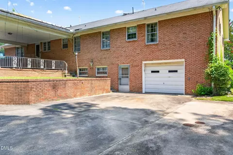 Exterior - 114 Castle Cir, Smithfield, NC 27577 photo 5 of 7