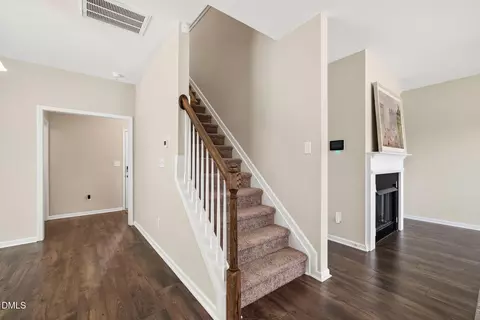 Entry Way - 214 Sunfish St, Smithfield, NC 27577 photo 4 of 6