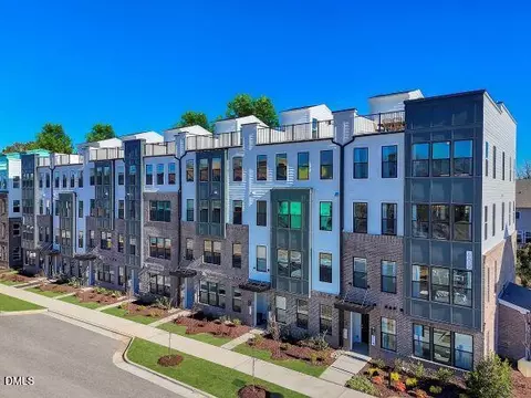 1400 Granholm Rd #302, Cary, NC 27519