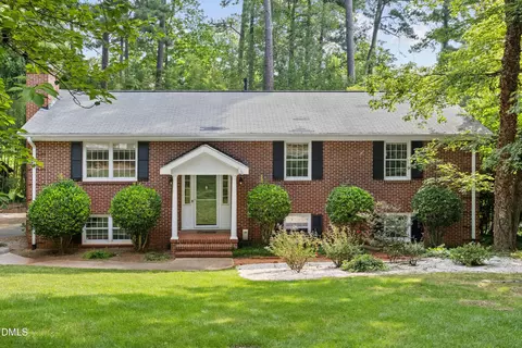 4816 Deerwood Dr, Raleigh, NC 27612