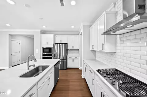 Kitchen - 412 Cedar Barn Ln, Garner, NC 27529 photo 4 of 4