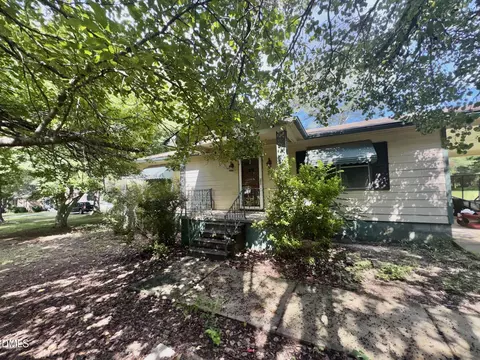 362 Country Acres Rd, Henderson, NC 27537