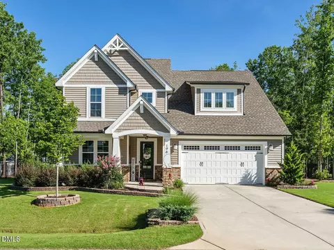 196 W Amber Oak Dr, Selma, NC 27576