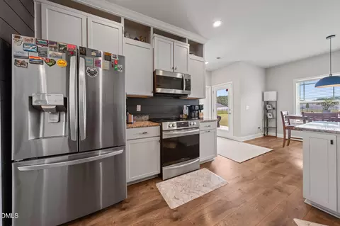 Kitchen - 289 Red Hawk Pl, Smithfield, NC 27577 photo 3 of 4