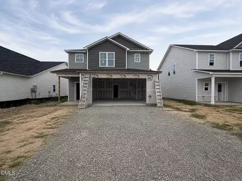 47 W Emily Gardens Drive Apt Dr #(61), Selma, NC 27576