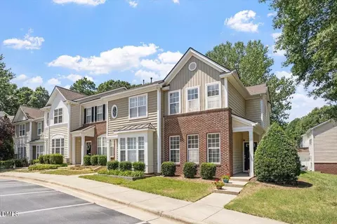 5310 Crescentview Pkwy, Raleigh, NC 27606