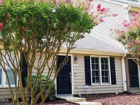 10 Crystal Oaks Ct, Durham, NC 27707