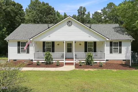 215 Nelson Ct, Clayton, NC 27520