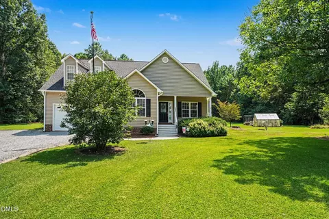 492 Tomahawk Dr, Clayton, NC 27520