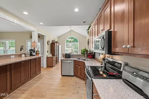 492 Tomahawk Dr, Clayton, NC 27520 photo 18