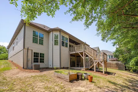 Exterior - 901 S Bend Dr, Durham, NC 27713 photo 10 of 13