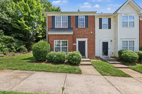 142 Queensberry Ct, Greensboro, NC 27405