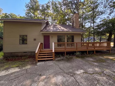 5844 Waters Edge Dr, Fayetteville, NC 28314