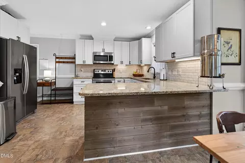 Kitchen - 956 E Durness Ct, Wake Forest, NC 27587 photo 6 of 7
