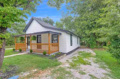Exterior - 630 E Pine Ave, Wake Forest, NC 27587 photo 4 of 7