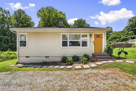 212 W Hill Ave S, Hillsborough, NC 27278