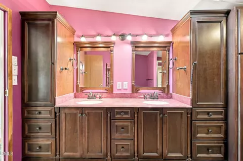 Bath - 13816 Labaron Dr, Willow Spring, NC 27592 photo 2 of 4