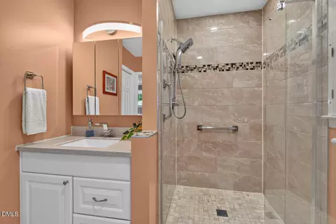 Bath - 606 Crestview Dr, Durham, NC 27712 photo 2 of 6