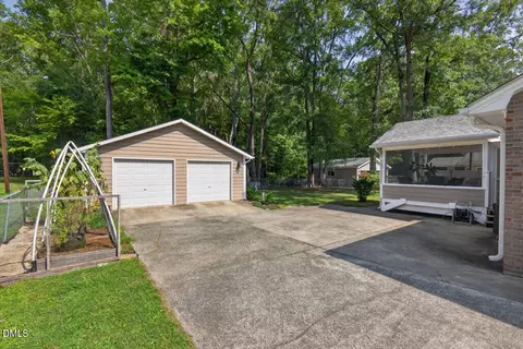 Exterior - 606 Crestview Dr, Durham, NC 27712 photo 6 of 11