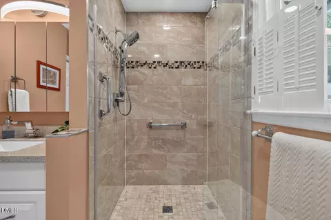 Bath - 606 Crestview Dr, Durham, NC 27712 photo 3 of 6