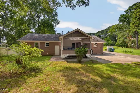 Exterior - 606 Crestview Dr, Durham, NC 27712 photo 9 of 11