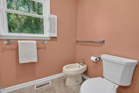 Bath - 606 Crestview Dr, Durham, NC 27712 photo 4 of 6
