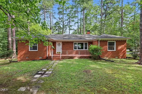 423 Whitehead Cir, Chapel Hill, NC 27514