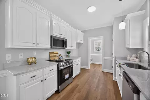 Kitchen - 52 Season Ln, Selma, NC 27576 photo 3 of 3