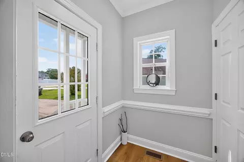 Entry Way - 52 Season Ln, Selma, NC 27576 photo 2 of 2