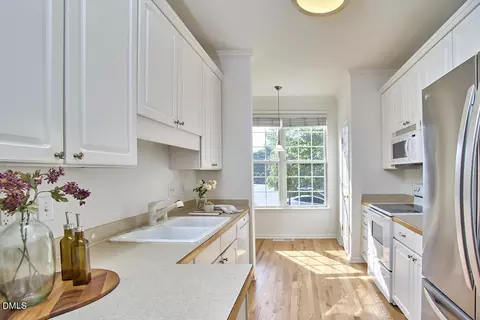 Kitchen - 58 Scottish Ln, Durham, NC 27707 photo 4 of 7