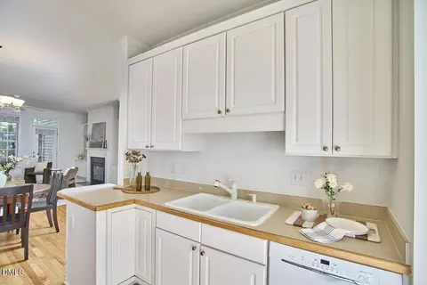 Kitchen - 58 Scottish Ln, Durham, NC 27707 photo 3 of 7