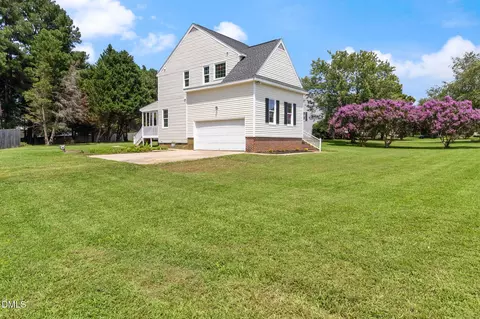 Exterior - 1072 Loop Rd, Clayton, NC 27527 photo 2 of 7