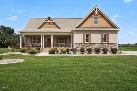 125 Tedpace St, Princeton, NC 27569
