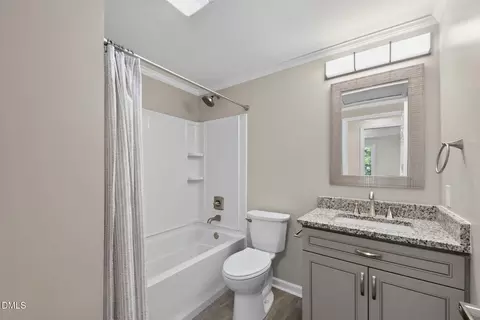 Bath - 7101 Shellburne Dr, Raleigh, NC 27612 photo 1 of 8