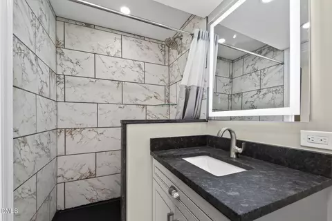 Bath - 7101 Shellburne Dr, Raleigh, NC 27612 photo 6 of 8