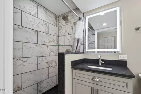 Bath - 7101 Shellburne Dr, Raleigh, NC 27612 photo 5 of 8