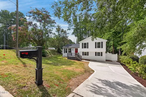 Exterior - 7101 Shellburne Dr, Raleigh, NC 27612 photo 2 of 14