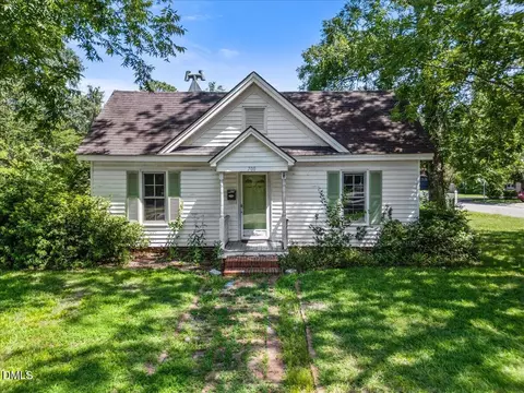 700 N Webb St, Selma, NC 27576
