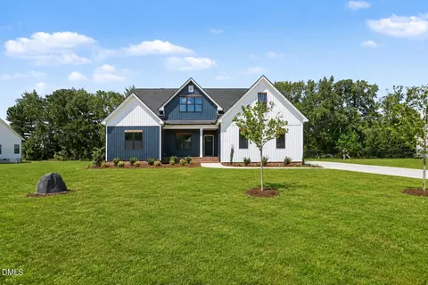 25 Uptown Ct, Zebulon, NC 27597